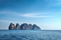 Blick zur Insel von ''the Beach'', Ko Phi Phi Leh, Phi Phi Inseln, Thailand, Südost Asien