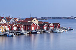 Häuser an der Nordseeküste in Fiskebäckskil auf Insel Skaftö, Bohuslän, Västra Götalands Län, Südschweden, Schweden, Nordeuropa, Europa