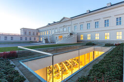 Schloss Herrenhausen, Herrenhäuser Gärten, Museum, Barockanlage, Schlosstreppe, Lichthöfe, Lichtbänder, Blick ins Auditorium, Parterre, Tageszentrum, Hannover, Niedersachsen, Deutschland