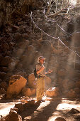 Die gewaltigen Lavahöhlen von Undarra können nur mit einem kundigen Guide besucht werden, Queensland, Australien