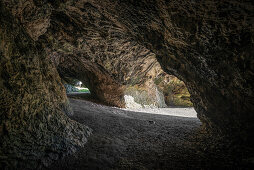 die Vogelherd Höhle ist eine bedeutende Durchgangshöhle in der wichtige Funde aus der Eiszeit (Eiszeitkunst) entdeckt wurden, Niederstotzingen, Landkreis Heidenheim, Schwäbische Alb, Baden-Württemberg, Deutschland
