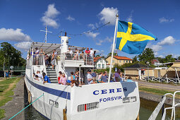 Steamboat Ceres in the lock on the Goeta Canal near Berg, close to Linkoeping, oestergoetland, South Sweden, Sweden, Scandinavia, Northern Europe