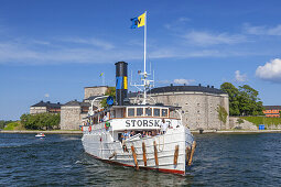 Steamboat Storskaer in front of fortress Kastell in Vaxholm, Stockholm archipelago, Uppland, Stockholms land, South Sweden, Sweden, Scandinavia, Northern Europe