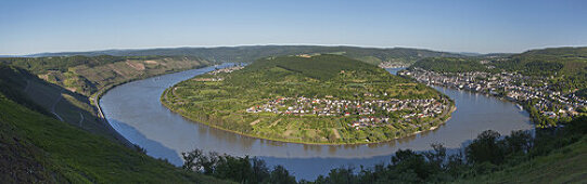 Blick auf die Rheinschleife des Rhein bei Boppard, Oberes Mittelrheintal, Rheinland-Pfalz, Deutschland, Europa