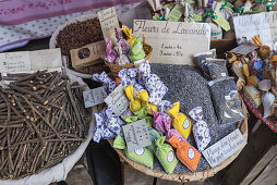 Spices and Souvenirs, Herbes de Provence, Lavandin, Roses,  Market Stall, Vieux Nice, Cours Saleya,  Alpes Maritimes, Provence, French Riviera, Mediterranean, France, Europe