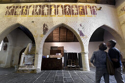 Totentanzfries in Dorfkirche, Kermaria, in der Bretagne Rose, Bretagne, Frankreich