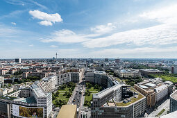 Blick auf Berlin vom Potsdamer Platz mit Blickrichtung Leipziger Strasse und Fernsehturm, Berlin, Deutschland