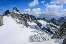 Blick auf Gabler, Reichenspitze und Kuchelmoosferner, vom Kuchelmooskopf, Zillergrund, Reichenspitzgruppe, Zillertaler Alpen, Tirol, Österreich