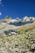 Plauener Hütte mit Kuchelmooskopf und Reichenspitze, Plauener Hütte, Reichenspitzgruppe, Zillertaler Alpen, Tirol, Österreich