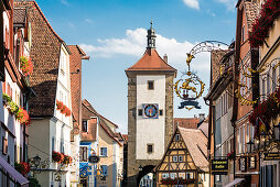 The famous photo motive Ploenlein with the tower Siebersturm, Rothenburg ob der Tauber, Bavaria, Germany