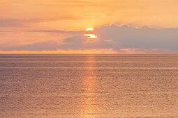 Sonnenuntergang an der Ostsee, Insel Hiddensee, Ostseeküste, Mecklenburg-Vorpommern, Norddeutschland, Deutschland, Europa