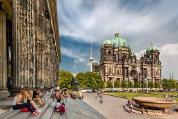 Blick vom Neuen Museum auf Dom, Museumsinsel, Mitte, Berlin, Deutschland