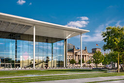 Paul-Löbe-Haus und Reichstag, Mitte, Berlin, Deutschland