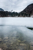 Freibergsee im Winter, Wintersport, Eisfläche, Fellhorn, Oberallgäu, Winterwanderweg, Oberstdorf, Deutschland