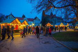 Christmas market, Schloss Salem castle, Lake Constance district, Swabia, Baden-Wuerttemberg, Germany