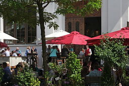 Terrace of restaurant der Pschorr, Viktualienmarkt, Munich, Upper Bavaria, Bavaria, Germany