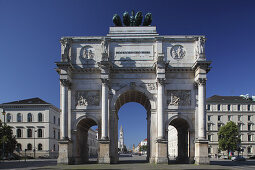 Nordseite des Siegestor, Blick in die Ludwigstrasse, Maxvorstadt, München, Oberbayern, Bayern, Deutschland