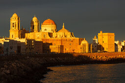 Cathedral, Campo del Sur, seaside promenade, Cadiz, Costa de la Luz, Atlantic Ocean, Cadiz, Andalucia, Spain, Europe