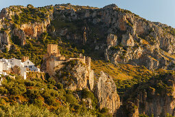 Castillo, Burg, Zuheros, Pueblo Blanco, Weißes Dorf, Provinz Cordoba, Andalusien, Spanien, Europa