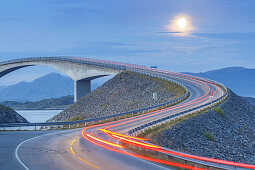 Storseisund-Brücke, Atlantikstraße zwischen Molde und Kristiansund, bei Vevang, Møre og Romsdal, Westnorwegen, Norwegen, Skandinavien, Nordeuropa, Europa