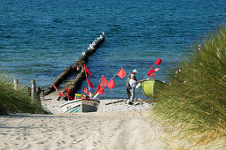 Fischerboote am Darßer Weststrand, Ostsee, Mecklenburg-Vorpommern, Deutschland