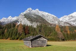 Hut in front of Öfelekopf mountain in the Wetterstein mountains, Leutasch, Northern Tirol, Tirol, Austria, Europe
