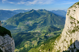 Blick auf Gardaseeberge, von der Paganella, Paganella, Brentagruppe, UNESCO Welterbe Dolomiten, Trentino, Italien