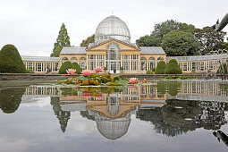 Consrvatory and waterlilies, Syon House, London, England