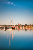 Blick über die Förde auf die Innenstadt, Flensburg, Flensburger Förde, Ostsee, Schleswig-Holstein, Deutschland