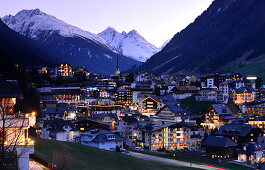 Blick auf Ischgl, Winter in Tirol, Österreich