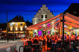 Market Square in the evening Stora Torget St. Karin ruins, Schweden