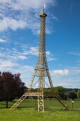 Nachbau von Eiffelturm im Stadtpark, Soing, Soing-Cubry-Charentenay, Haute-Saône, Bourgogne Franche-Comté (Burgund), Frankreich, Europa