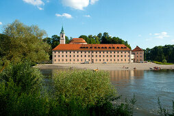 Blick auf das Kloster Weltenburg nahe Weltenburg, Niederbayern