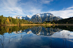 Luttensee, Blick zum Karwendel, bei Mittenwald, Werdenfelser Land, Bayern, Deutschland