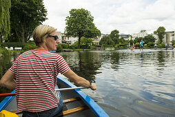 Rondeel-Teich, exklusive Villen und Ruderboote, Winterhude, Außenalster, Hamburg, Deutschland