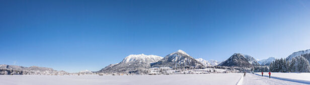 Deutschland, Bayern, Alpen, Oberallgäu, Oberstdorf, Winterlandschaft, Winterurlaub, Wintersport, Langlauf, Langlauf Skate, Loipe, Bergpanorama