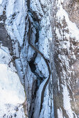 Germany, Bavaria, Alps, Oberallgaeu, Oberstdorf, winter landscape, winter holidays, winter holidays, family vacation, hiking, winter hiking trail in the snow through Breitenachklamm, Breitach, ice, frost, ice crystals, rocks, gorge