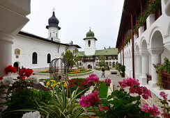 Frauen-Kloster Agapia  in den Karpaten bei Targu Neamt, Rumänien