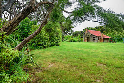 Hütte Whariwharangi Hut, Abel Tasman Coastal Track, Great Walks, Abel Tasman Nationalpark, Tasman, Südinsel, Neuseeland