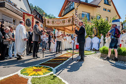 Fronleichnam Prozession, Blumenteppich, Sipplingen, Überlinger See, Bodensee, Baden-Württemberg, Deutschland, Europa