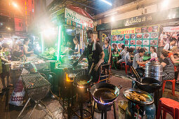 Chinatown, Nachtmarkt, Wok Kueche, Strassenrestaurant,  Bangkok, Thailand