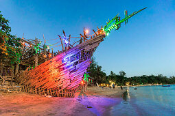 Hippie Bar, Tree House Bar, Buffallo Bay, Aow Kao Kwai,  Koh Phayam, Ranong, Thailand