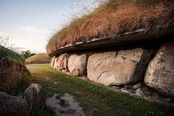 Gravuren im Fels der Grabhügel von Knowth, prähistorische Kultstätten Brú na Bóinne, Grafschaft Meath, Tal des Boyne, Irland, Europa, UNESCO Weltkulturerbe