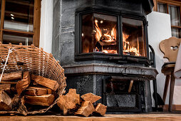 Kamin, Holz, Winter, Innenaufnahmen, Südtirol, Italien, Alpen, Europa