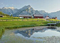 Teich auf der Walderalm, Huderbankspitze, Gnadenwald, Karwendel, Tirol, Österreich