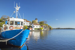 Boot im Hafen Brevik auf der Insel Sylterøya, Porsgrunn, Telemark, Østlandet, Südnorwegen, Norwegen, Skandinavien, Nordeuropa, Europa