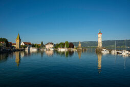 Hafen mit Leuchtturm, Lindau, Bodensee, Bayern, Deutschland