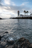 Leuchtturm von Cascais bei Sonnenaufgang, Cascais, Portugal