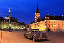 Schlossplatz mit königlichem Schloss, ehemals offizielle Residenz der polnischen Monarchen, Warschau, Polen, Europa