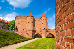 Old town, barbican, fortified medieval city walls, old town, Warsaw, Mazovia region, Poland, Europe\n\n\n